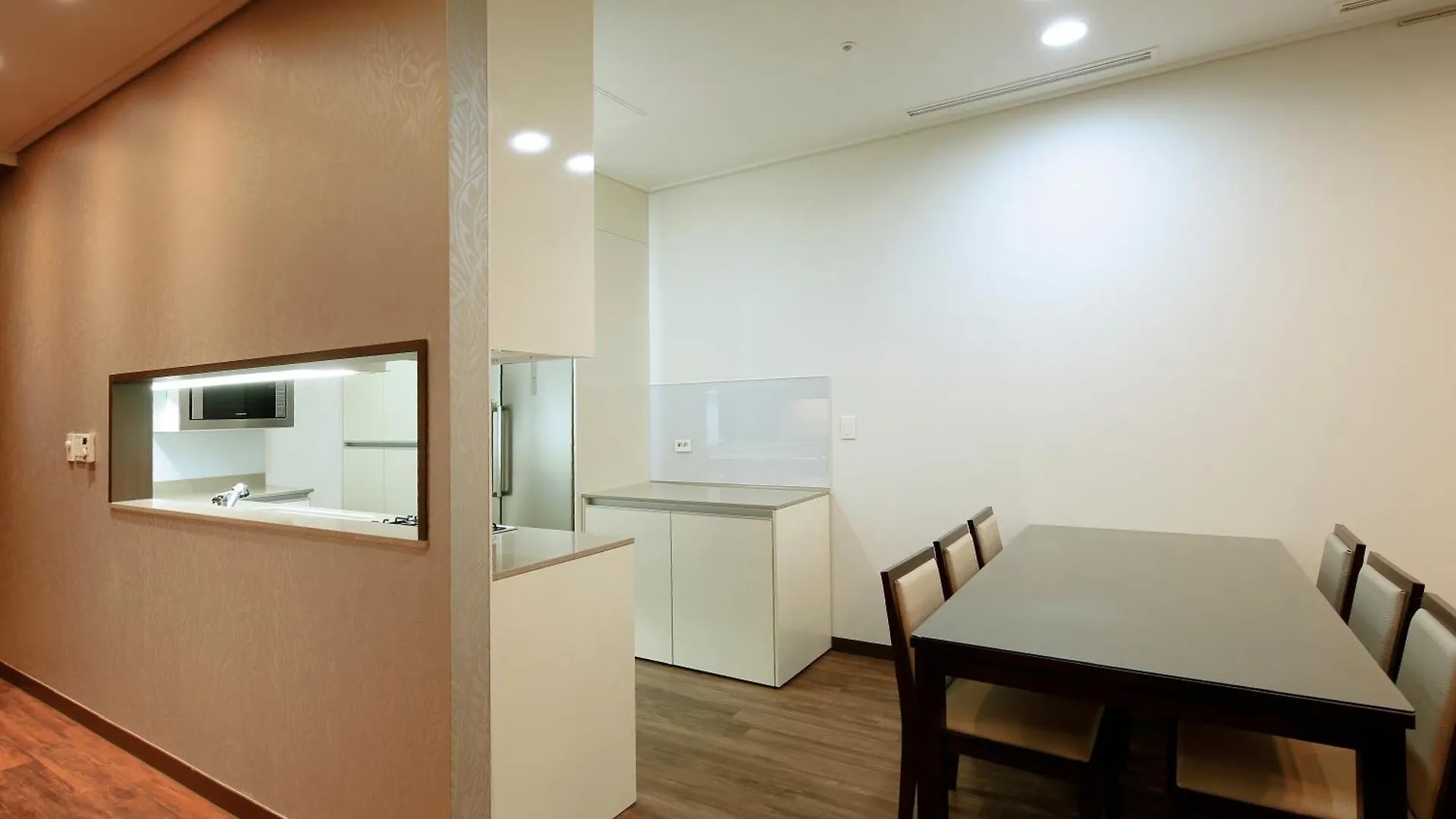 Orakai Insadong Suites Seoul 4*,  South Korea