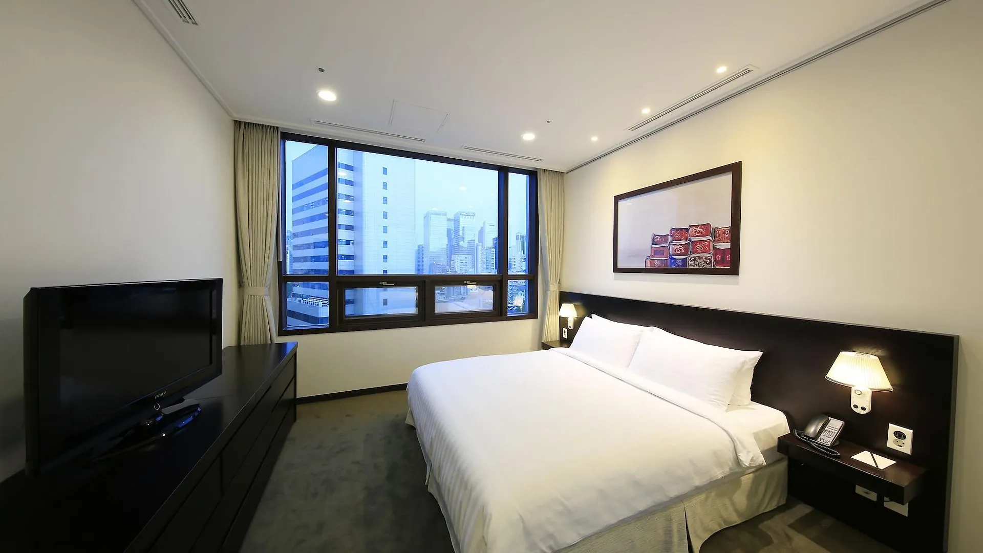Orakai Insadong Suites Seoul 4*,
