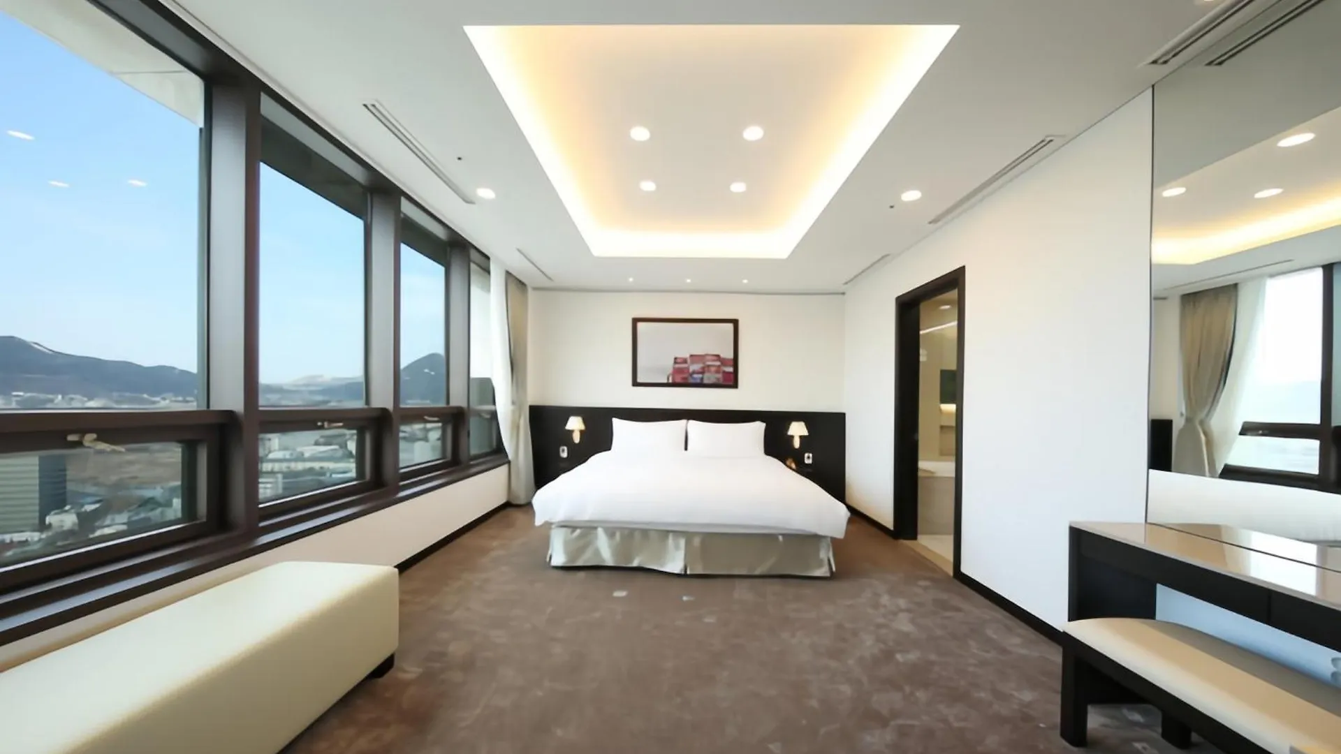 Orakai Insadong Suites Seoul 4*,  South Korea